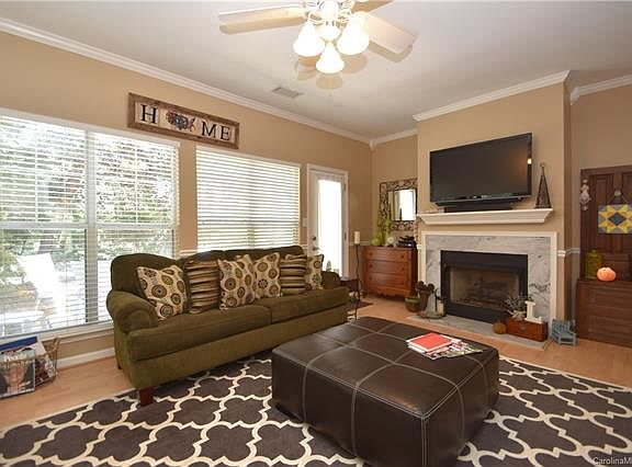 4th image of 17535 Tuscany Ln
