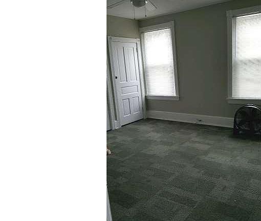 3rd image of 231 W 14th St