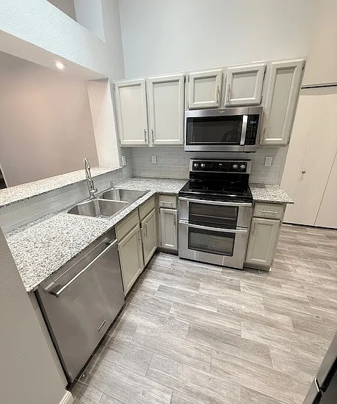 1283 N Sandecker Ln — Photo 10