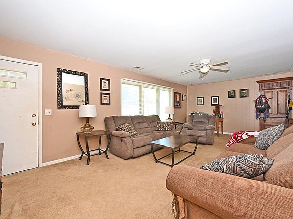 2nd image of 1427 Timberlane Dr SE
