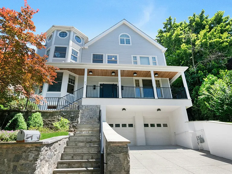 624 Timpson St — Photo 15