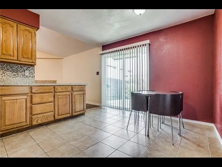 1001 E Peters Colony Rd — Photo 14