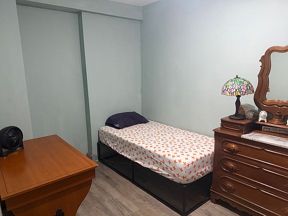 5th image of 2869 W Dickens Ave APT 1R