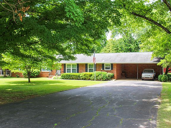 2nd image of 1022 Houston Dr