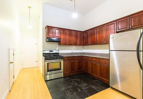 2nd image of 1362 Dekalb Ave #4L