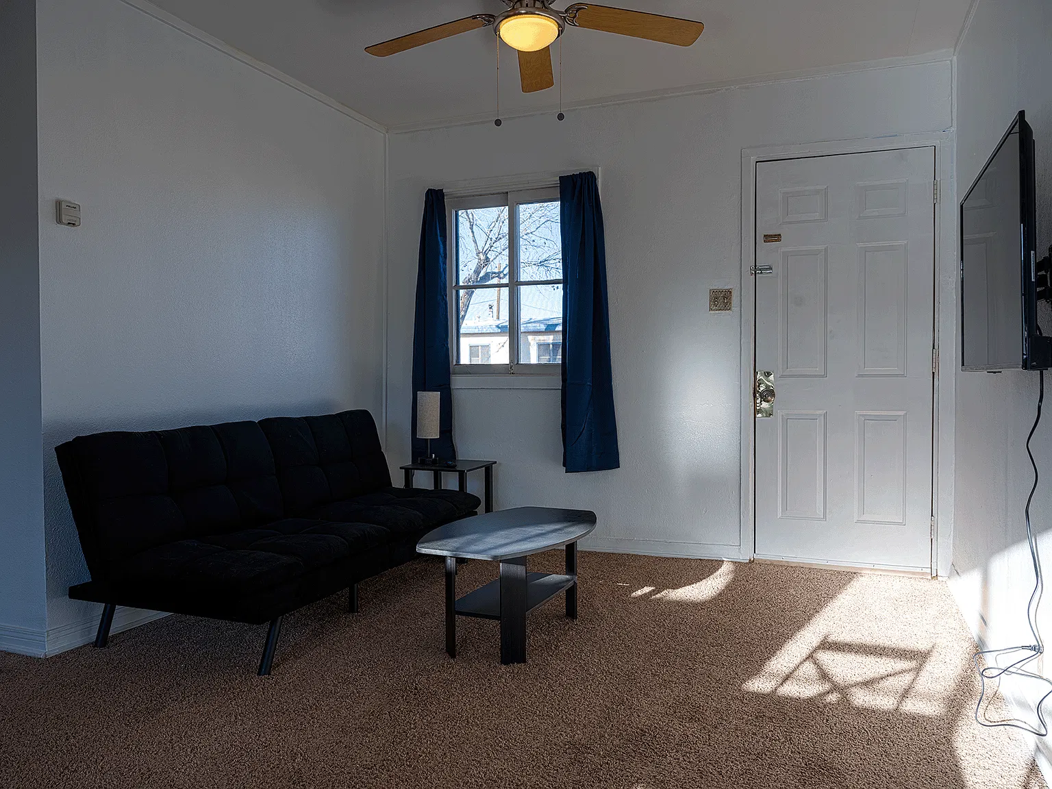 1 bed, 700 sqft, $1,050 — Photo 1