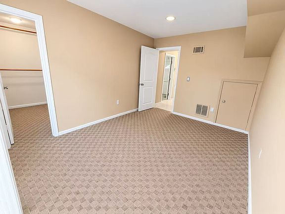 5th image of 156 Jefferson St