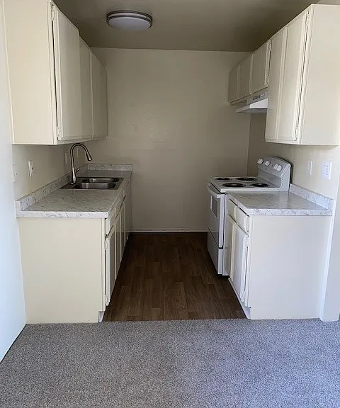 Park Plaza Apartments — Photo 5