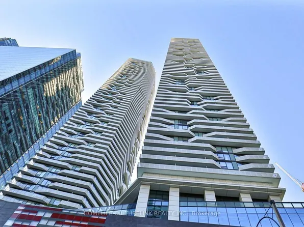 100 Harbour St, Toronto, ON