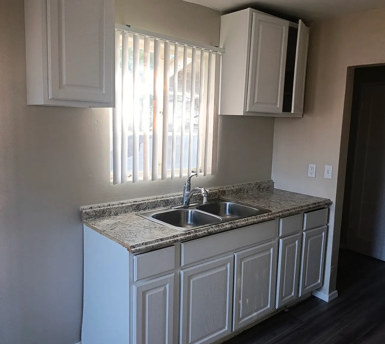 2 bed, 1.5 bath, $1,250 — Photo 2