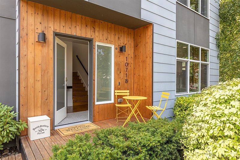 2nd image of 10718 15th Avenue NE