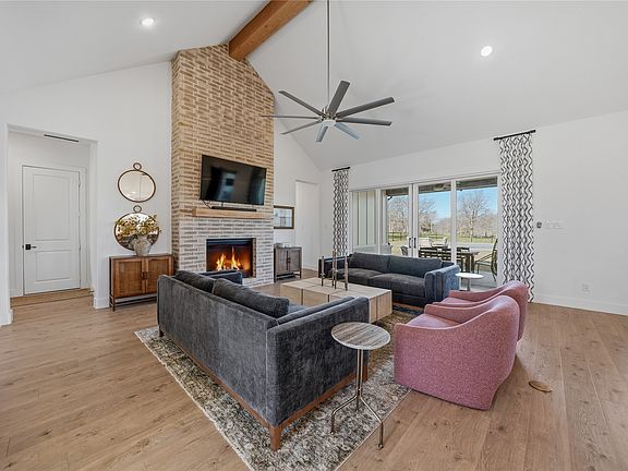 5th image of 1004 Bear Creek Ranch Rd