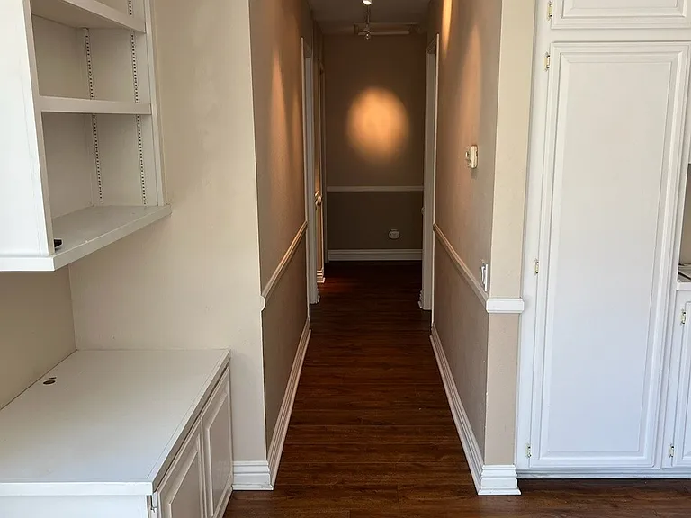 27 Brookstone — Photo 9