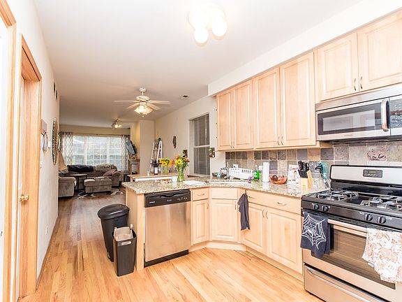 2nd image of 1250 N Greenview Ave APT 1