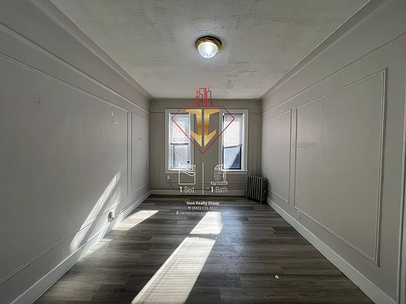 5th image of 123 Roosevelt Ave #B2