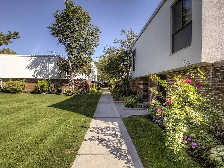 400 Woodsworth Rd #390 — Photo 14