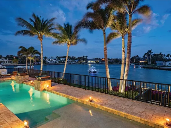 320 Spring Line DR, NAPLES, FL 34102