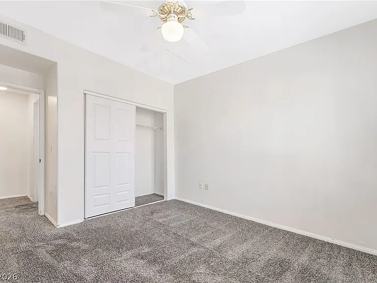 8555 W Russell Rd #2104 — Photo 21