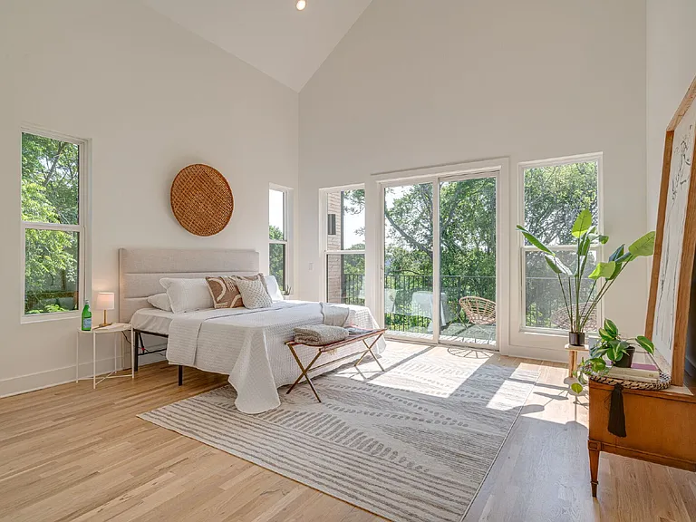 303 Riverside Dr #B — Photo 33
