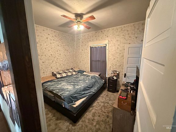 4th image of 918 5th St