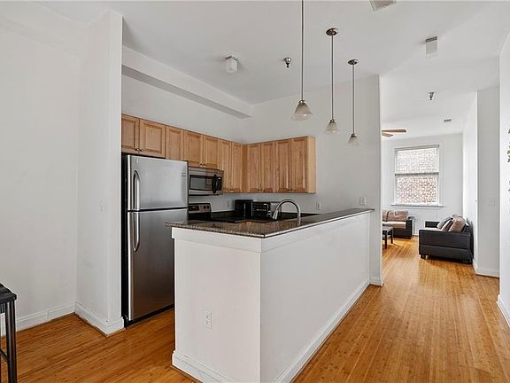 5th image of 1414 W Marshall St #1-309-1
