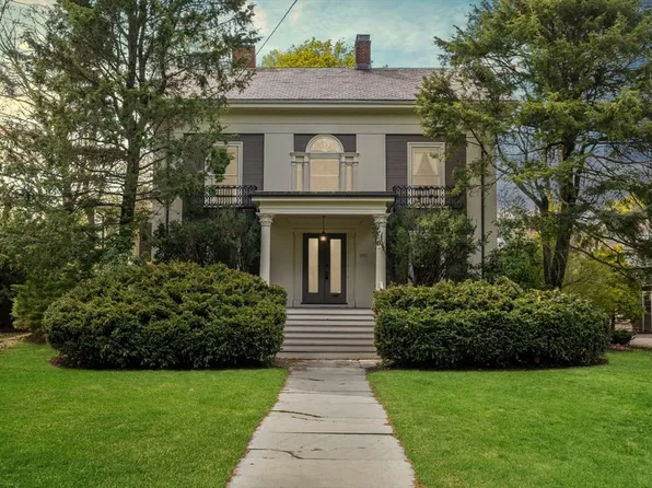 983 Centre St, Newton, MA 02459