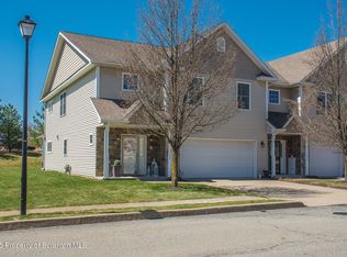 224 Shadow Wood Cir, Archbald, PA 18403