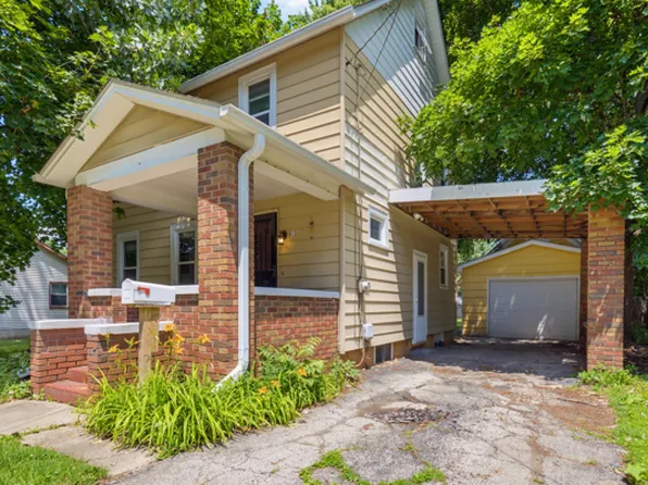 813 W Perry St, Belvidere, IL 61008