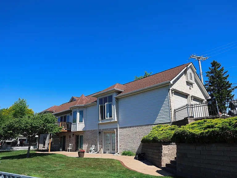 166 Highland Ave — Photo 7