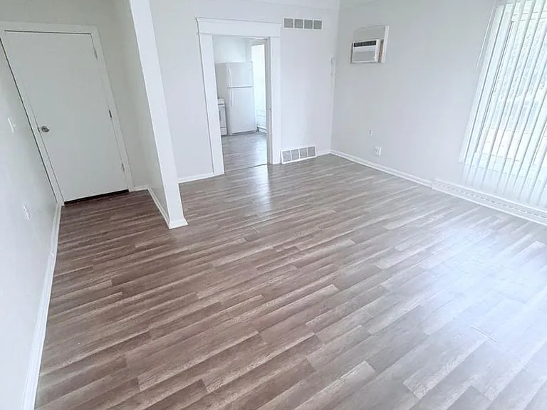 4438 Pearl Rd — Photo 8