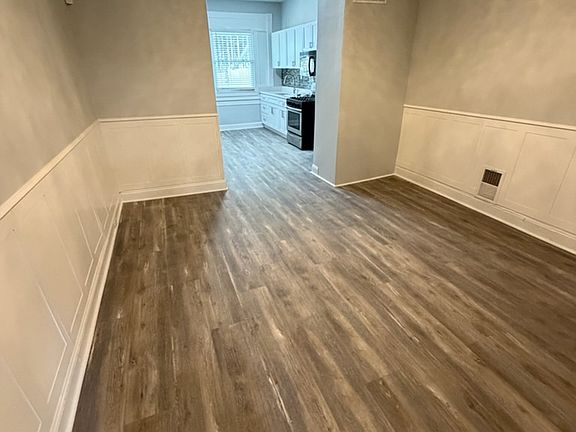 4th image of 2109 E Federal St