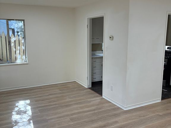 2nd image of 2282 Park Blvd #C