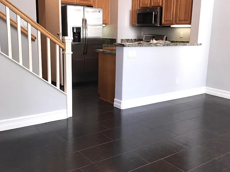 19089 Holly Ln — Photo 2