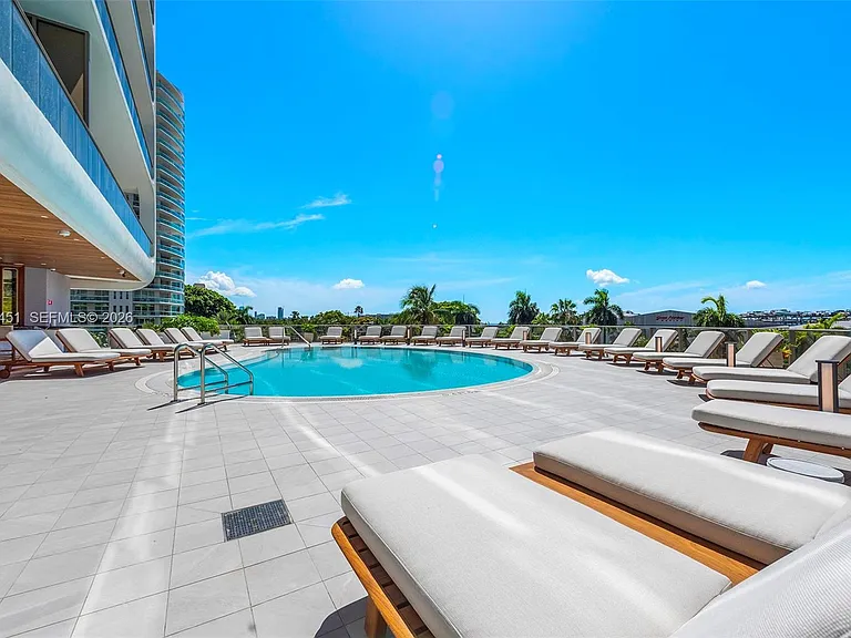 2655 S Bayshore Dr #1906 — Photo 36