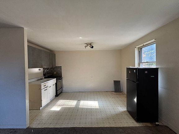 2nd image of 720 McDonald St APT C