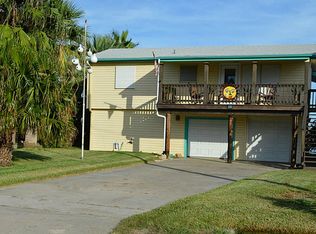 89 Belaire Dr, Rockport, TX 78382