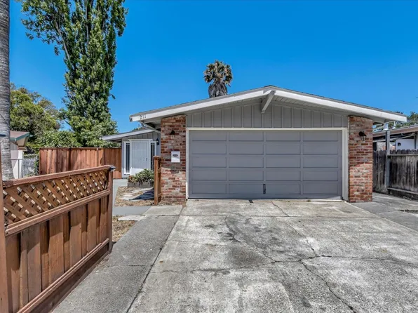 211 Twinlake Dr, Sunnyvale, CA 94089