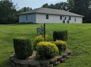 16275 N State Hwy, Mount Vernon, IL 62864