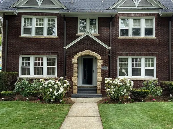 217 Seminole Dr, Erie, PA 16505