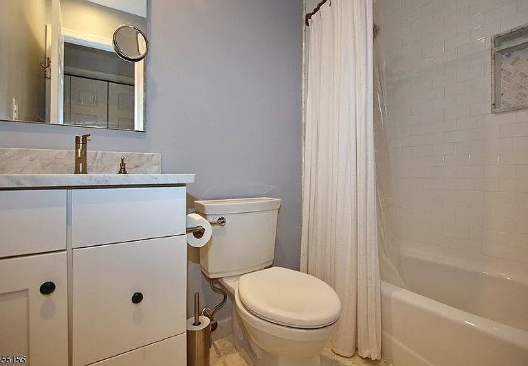 11 E Heritage Dr — Photo 10