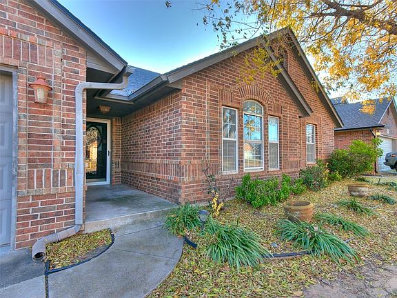 5th image of 18312 Chestnut Oak Dr
