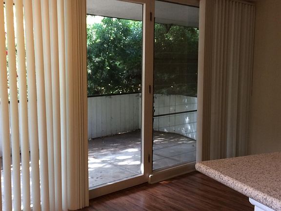 4th image of 1633 Amberwood Dr APT 26