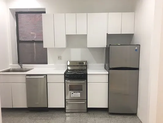 Rented by Avenues Real Estate | media 30