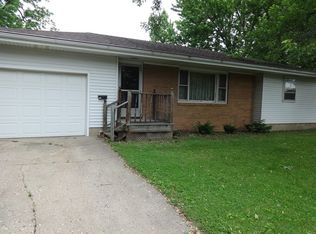 205 Williams St, Henry, IL 61537