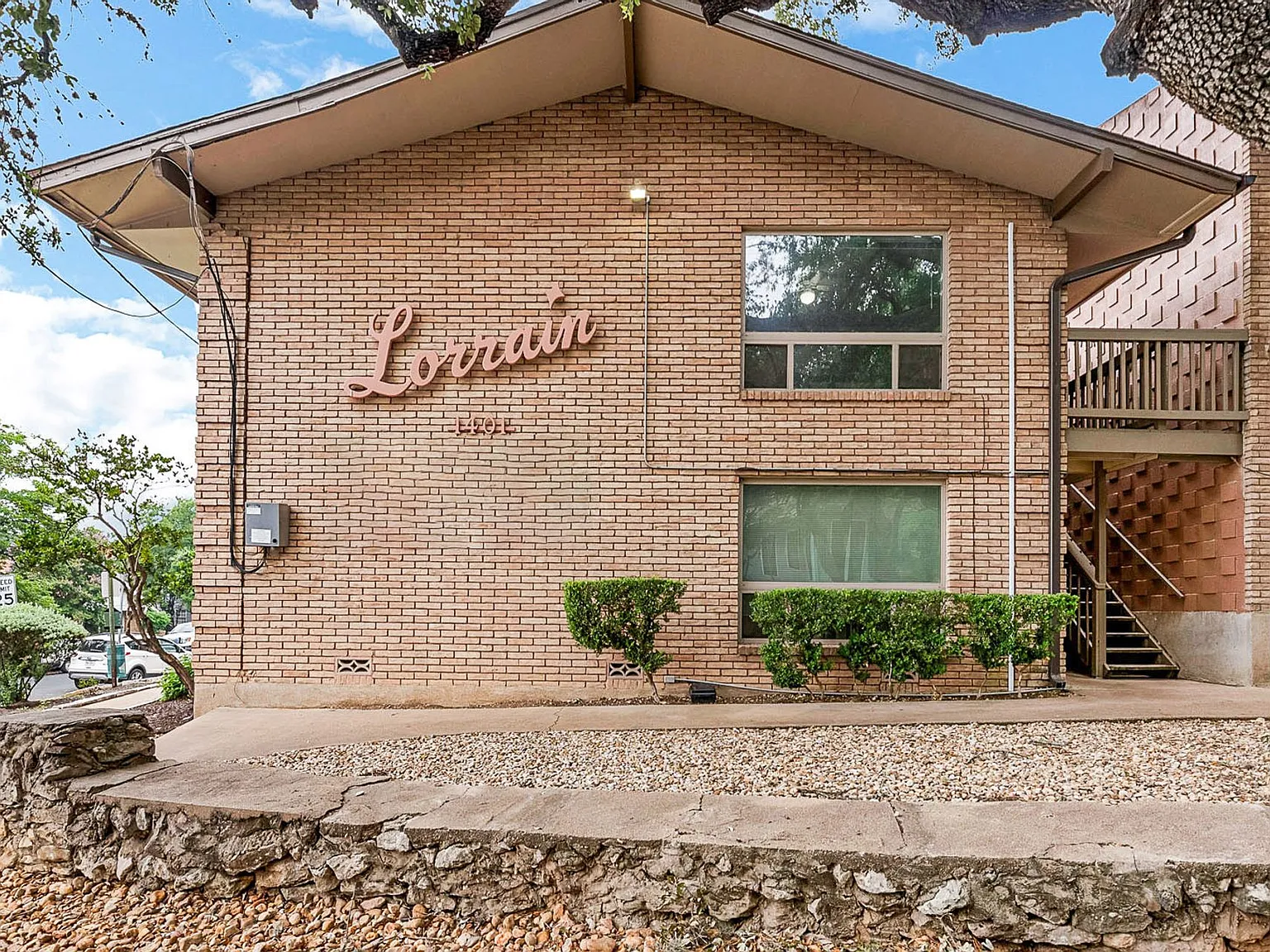 Lorrain Apartments — Photo 2