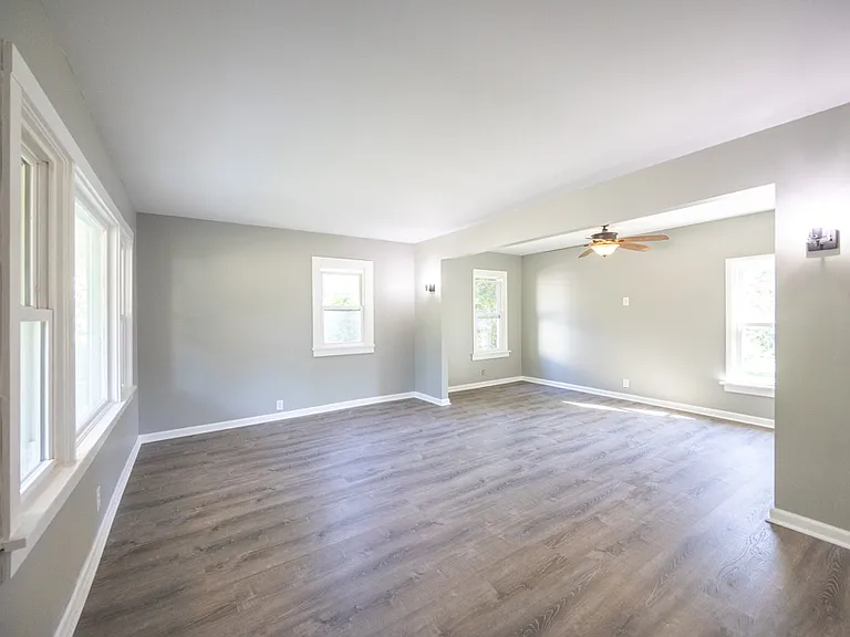 52 East Ave — Photo 8