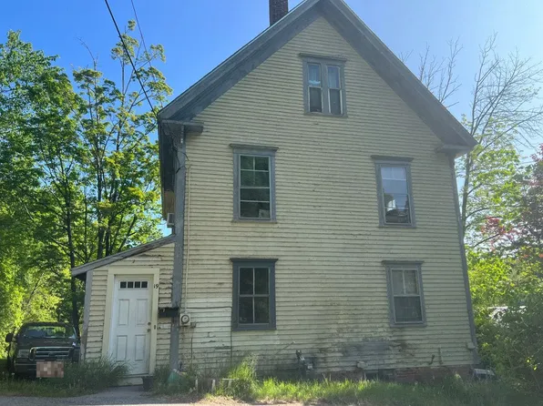 19 Chance Pond Rd, Franklin, NH 03235