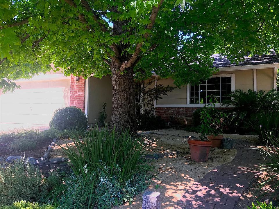 1st image of 2557 Pinnacles Dr