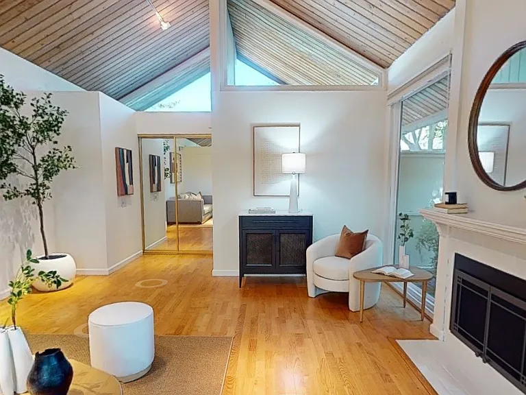 725 Blair Ct — Photo 17