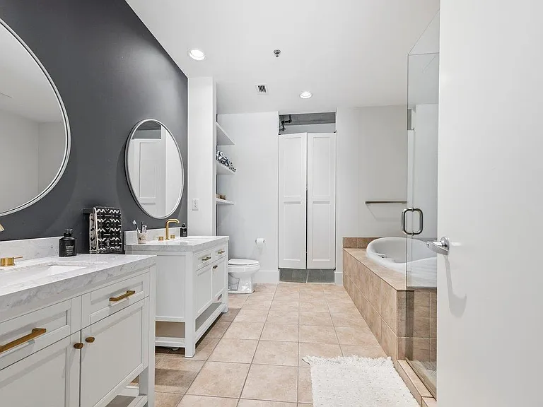 800 W 5th St #705 — Photo 25